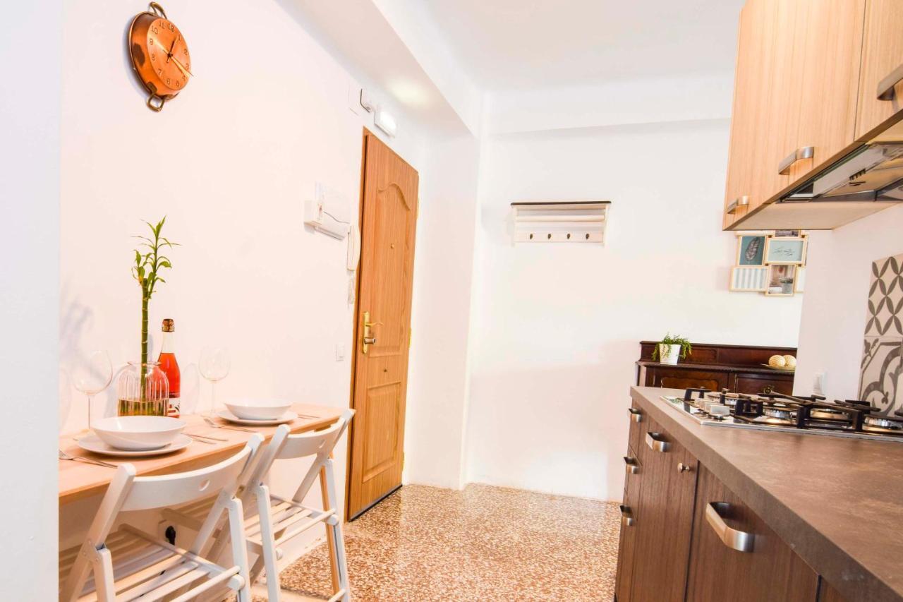 P&P Apartaments Arapiles Málaga Dış mekan fotoğraf